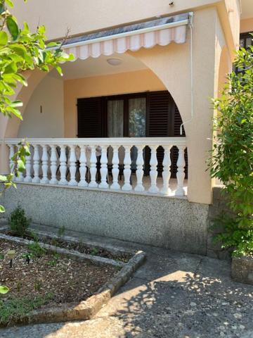 Apartments Toni-Malinska Ngoại thất bức ảnh
