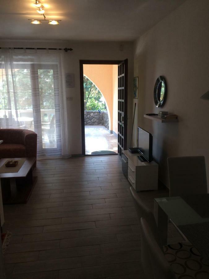 Apartments Toni-Malinska Ngoại thất bức ảnh